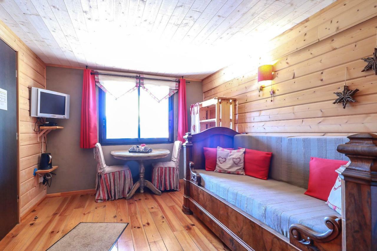 Chalet De Barraou Bed & Breakfast Binos Eksteriør bilde